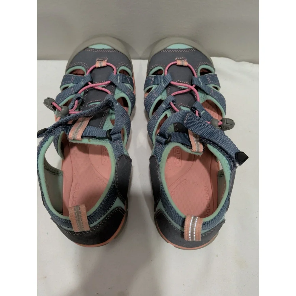 KEEN Seacamp II CNX Outdoors Waterproof Sandals Girls US 5 Rubber Sole
